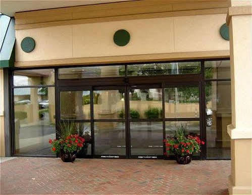 Fern Valley Hotel And Conference Center Louisville Eksteriør billede