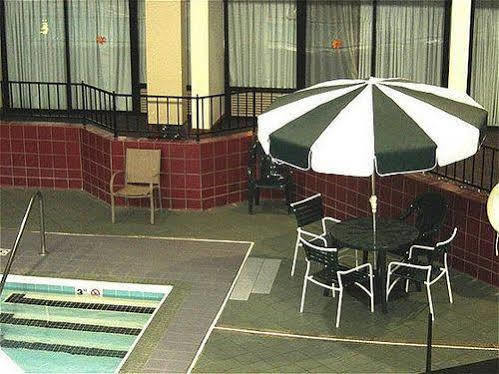 Fern Valley Hotel And Conference Center Louisville Eksteriør billede