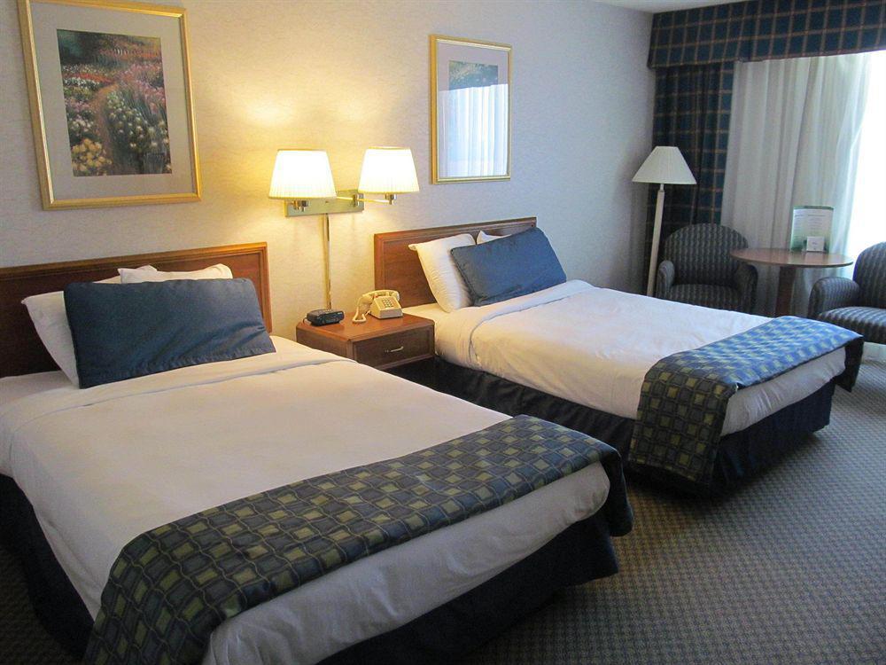 Fern Valley Hotel And Conference Center Louisville Eksteriør billede