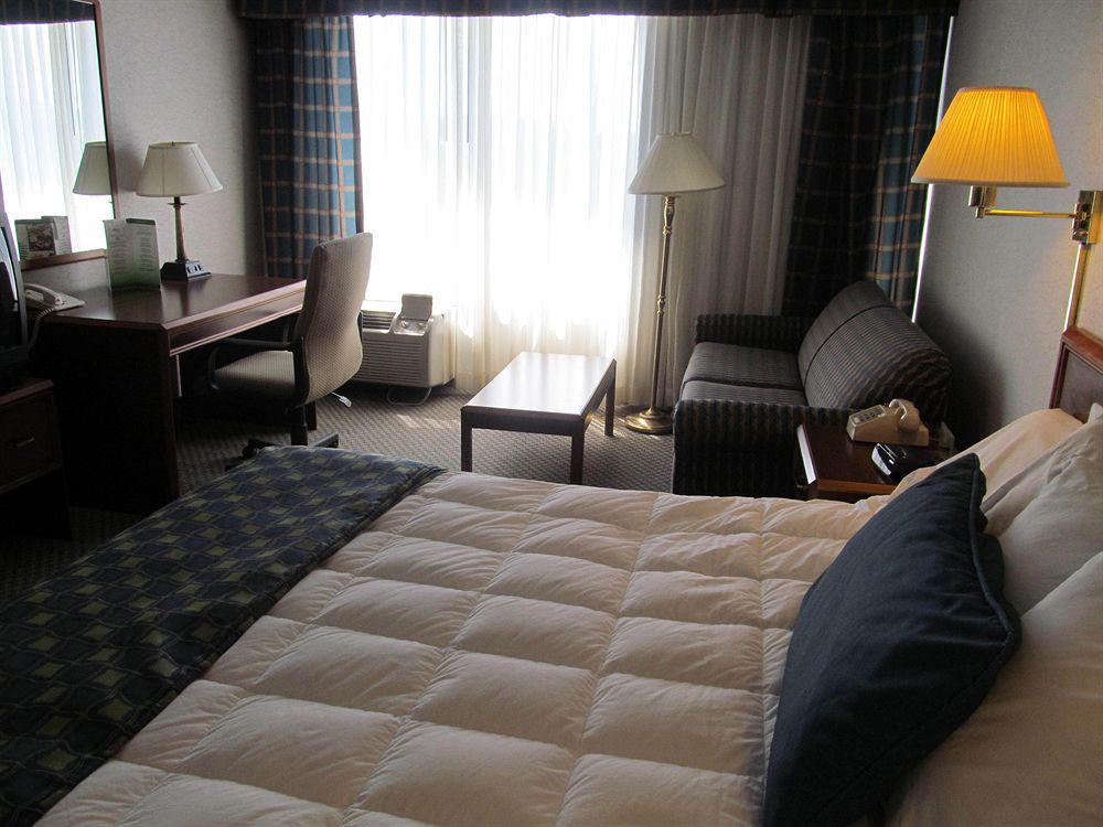 Fern Valley Hotel And Conference Center Louisville Eksteriør billede